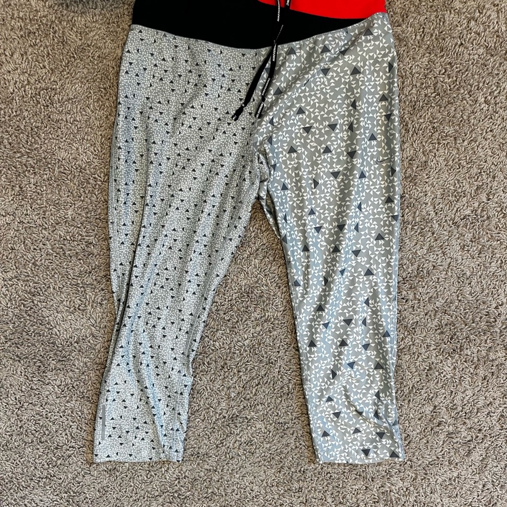 Nike Dry Fit Pattern Block Crop Leggings
